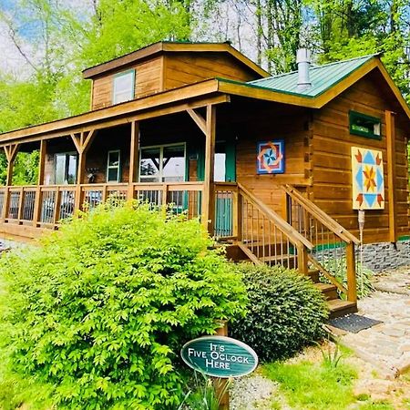 It'S Five O'Clock Here - Cozy Waterfront Cabin With A Hot Tub On The Blue Ridge Parkway! Pet Friendly Fancy Gap Exterior photo