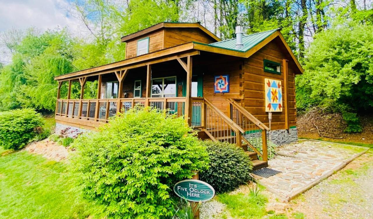 It'S Five O'Clock Here - Cozy Waterfront Cabin With A Hot Tub On The Blue Ridge Parkway! Pet Friendly Fancy Gap Exterior photo