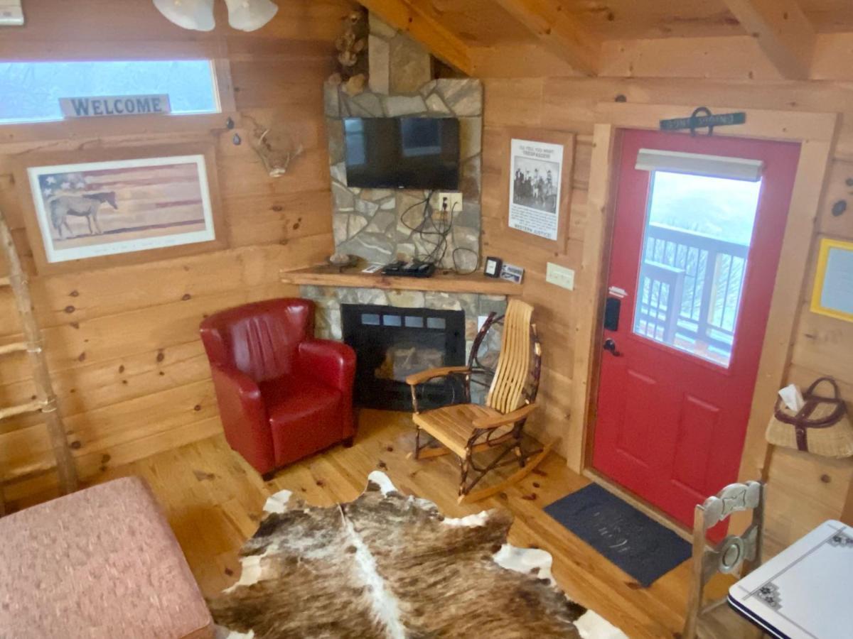 It'S Five O'Clock Here - Cozy Waterfront Cabin With A Hot Tub On The Blue Ridge Parkway! Pet Friendly Fancy Gap Exterior photo