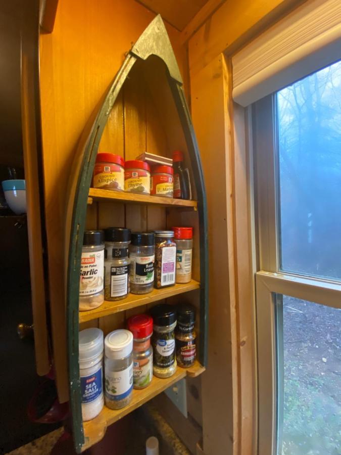 It'S Five O'Clock Here - Cozy Waterfront Cabin With A Hot Tub On The Blue Ridge Parkway! Pet Friendly Fancy Gap Exterior photo